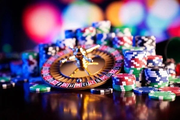mandiri bet mobile slot game layout showing aviator and classic slots